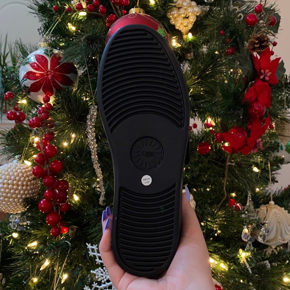 NWT Ugg Neri Sneakers - Picture 8 of 11